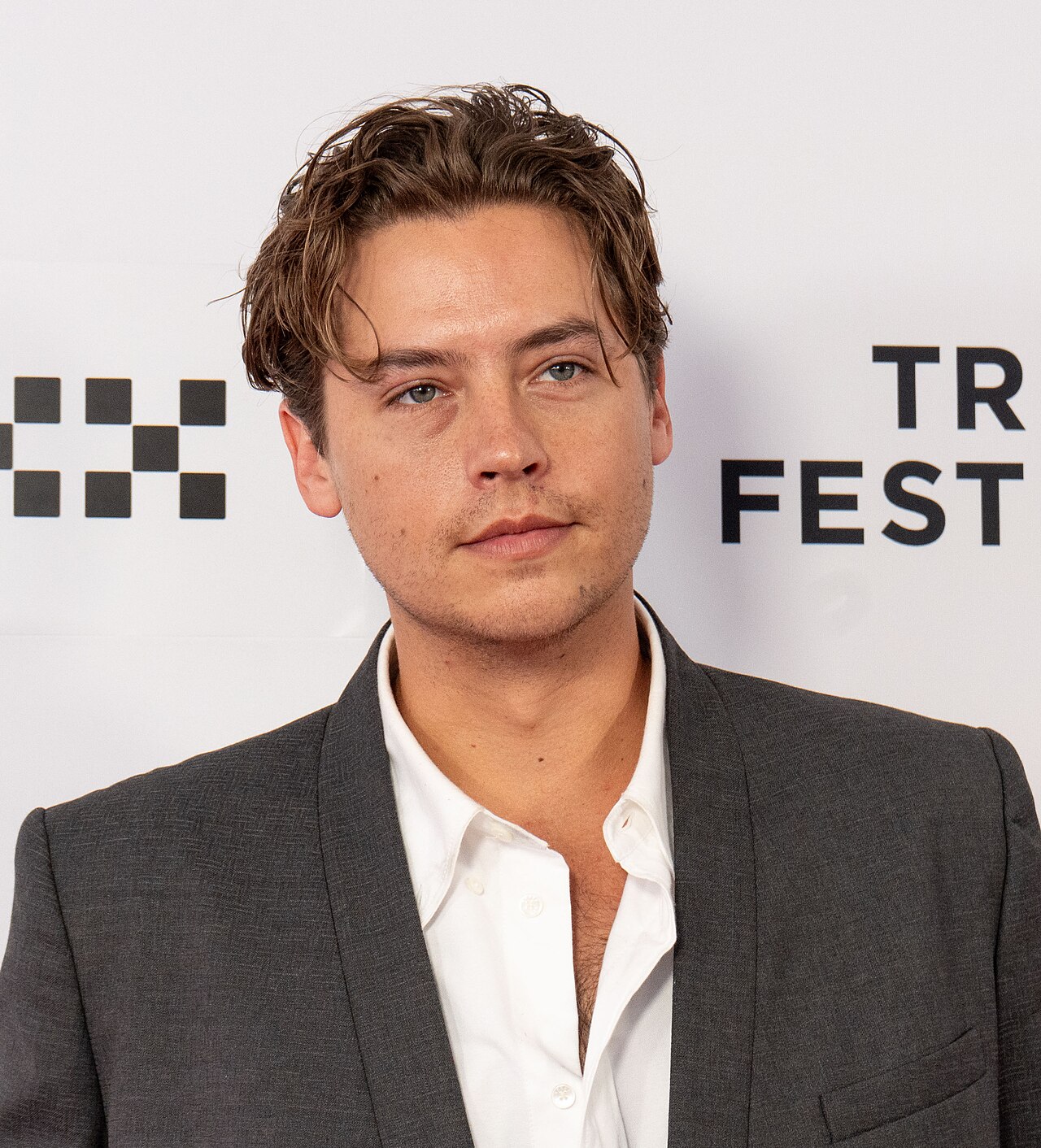 Cole Sprouse som Jughead Jones