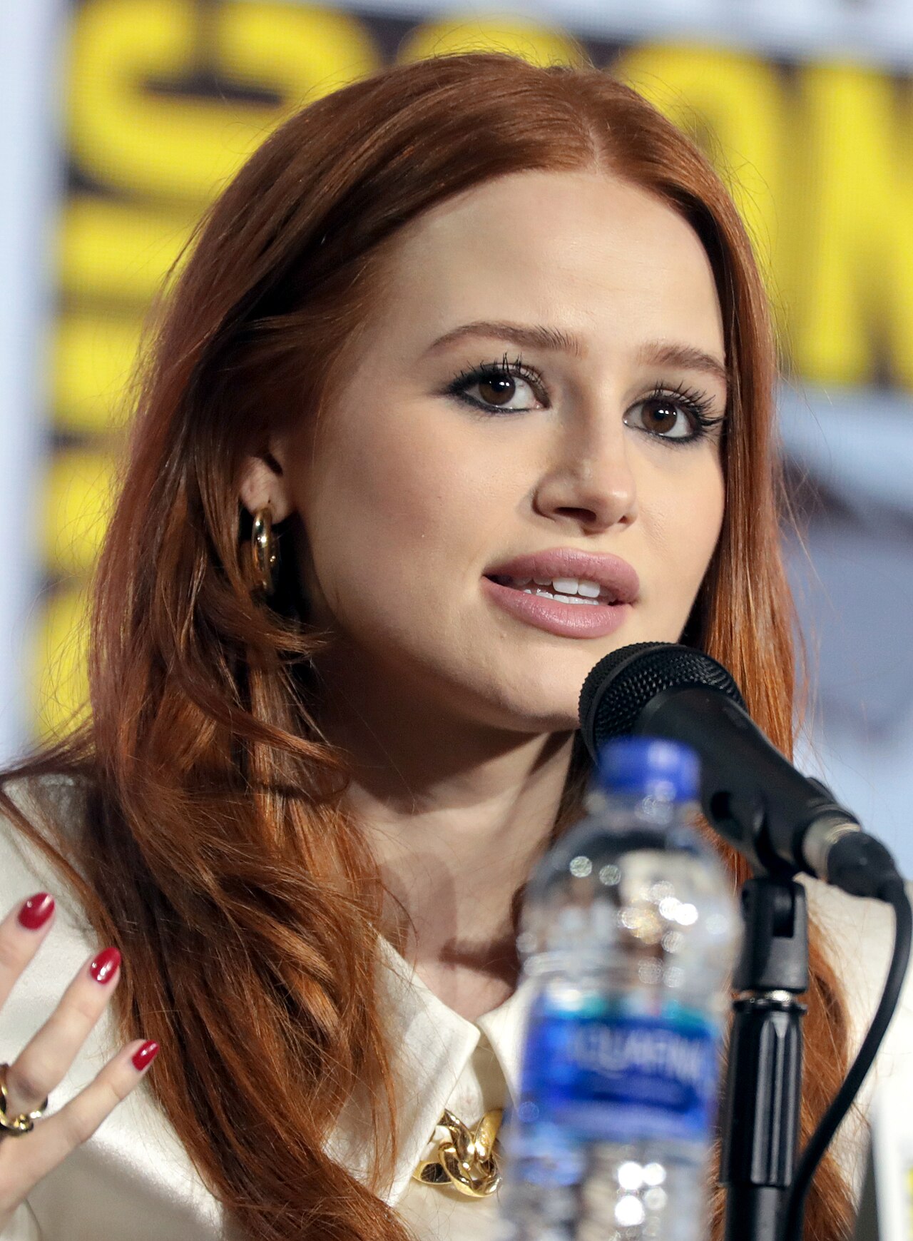 Madelaine Petsch som Cheryl Blossom