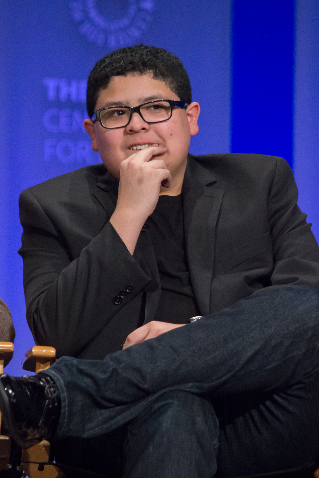 Rico Rodriguez som Manny Delgado